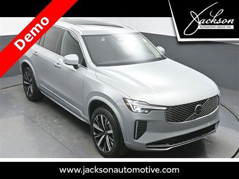New 2025 Volvo XC90 B6 Core w/ Protection Package image 43