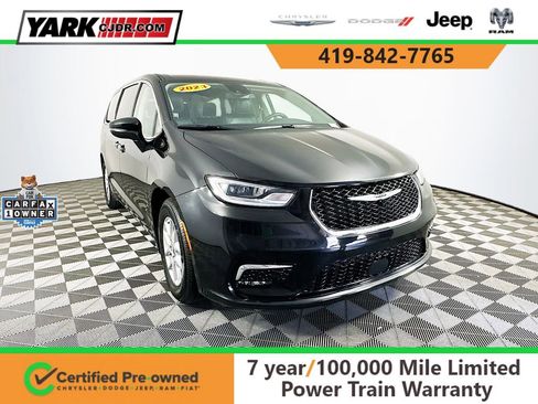 Certified 2023 Chrysler Pacifica Touring-L FWD image 1