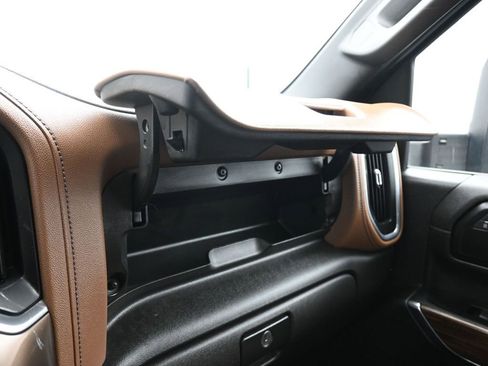 Used 2022 Chevrolet Silverado 2500 High Country w/ Safety Package II image 35