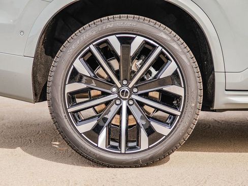 New 2026 Volvo XC90 T8 Ultra w/ Protection Package Premier AWD/4WD image 8