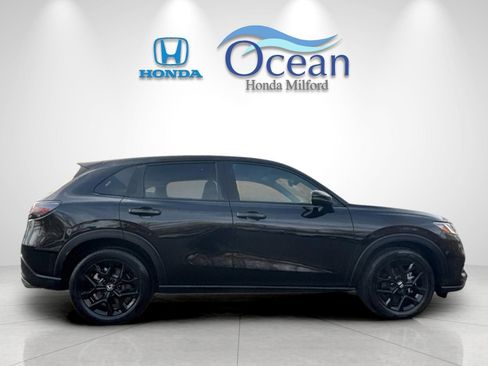 Used 2024 Honda HR-V Sport image 2