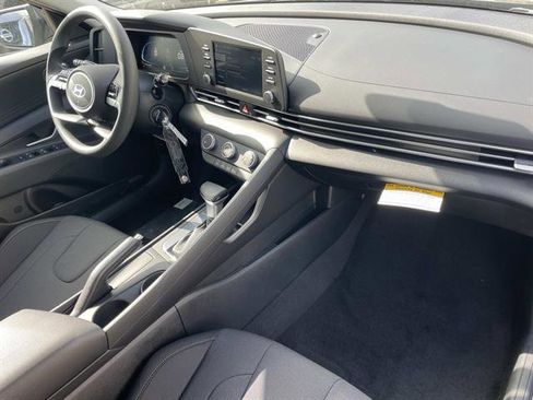 New 2026 Hyundai Elantra SE FWD image 28
