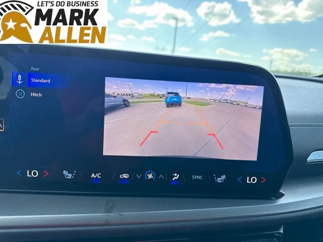 Used 2025 Chevrolet Traverse LT FWD image 10