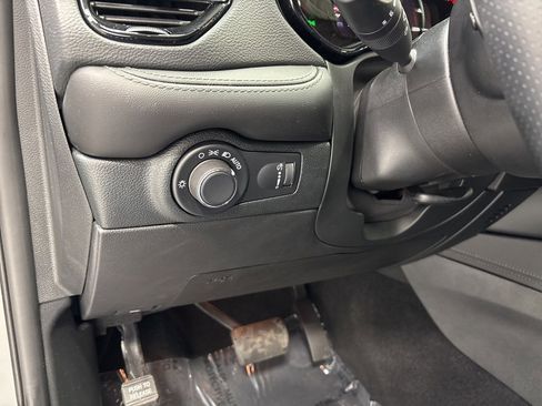 Used 2024 Dodge Durango SXT image 21