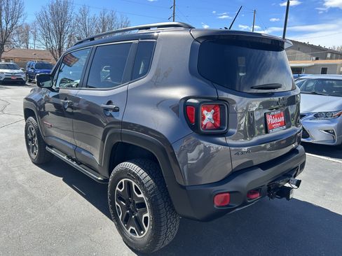 Used 2016 Jeep Renegade Trailhawk w/ Premium Trailhawk Package image 6