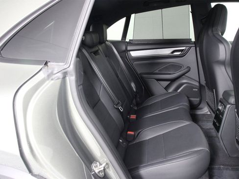 Used 2025 Porsche Macan Electric image 30