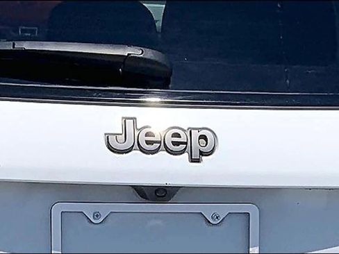 Used 2025 Jeep Compass Trailhawk AWD/4WD image 31