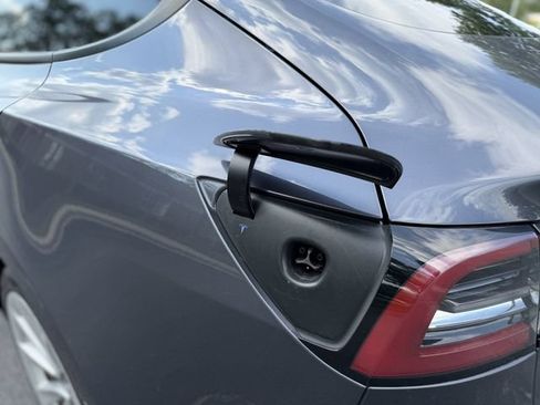 Used 2023 Tesla Model 3 Standard Range RWD image 34