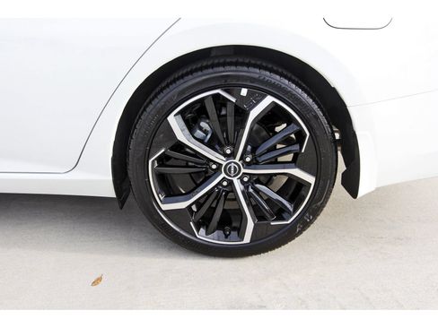 Used 2025 Nissan Altima 2.5 SR w/ SR Premium Package FWD image 29