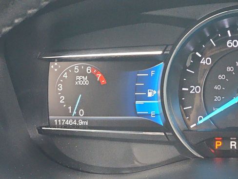 Used 2017 Ford Explorer Limited image 21