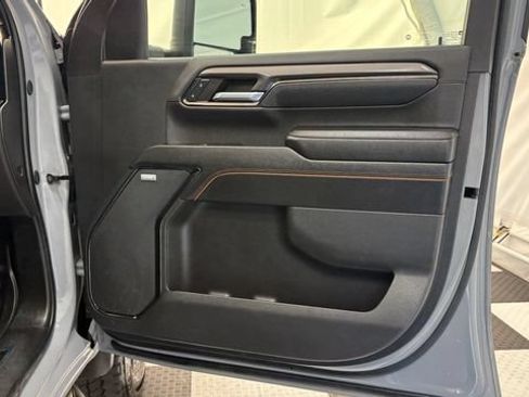 Used 2024 GMC Sierra 2500 AT4 w/ Technology Package AWD/4WD image 23