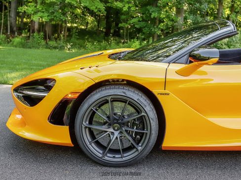 Used 2026 McLaren 750S Spider RWD image 4