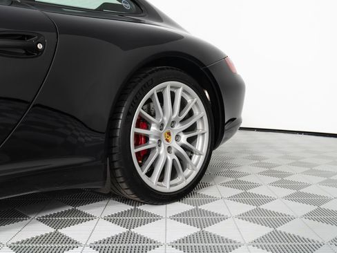Used 2005 Porsche 911 Carrera S RWD image 19