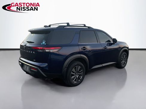 Used 2024 Nissan Pathfinder SV image 9
