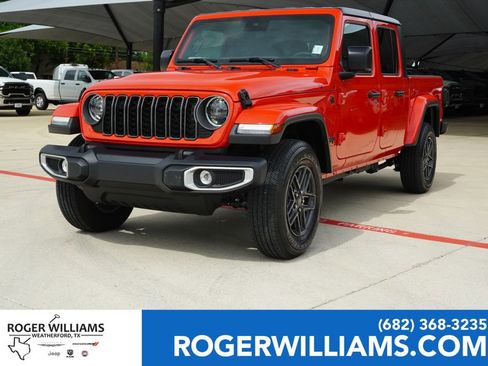 Used 2025 Jeep Gladiator Sport AWD/4WD image 1