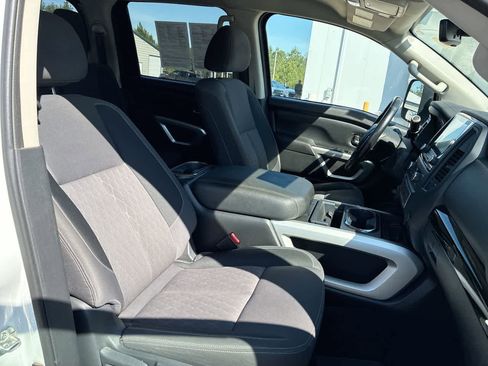 Used 2023 Nissan Titan SV w/ SV Convenience Package AWD/4WD image 26