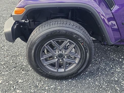 New 2026 Jeep Gladiator Sport image 9