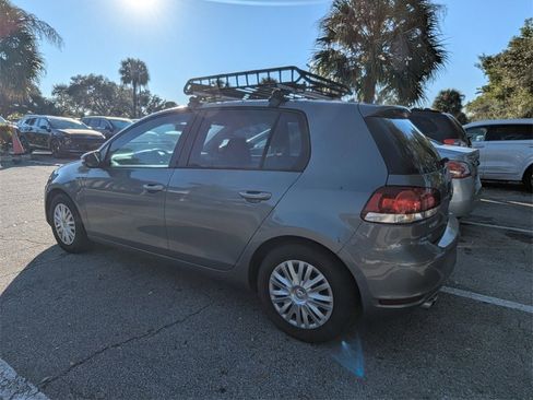 Used 2011 Volkswagen Golf 4-Door image 5