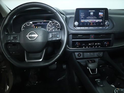 Used 2025 Nissan Rogue SV AWD/4WD image 29