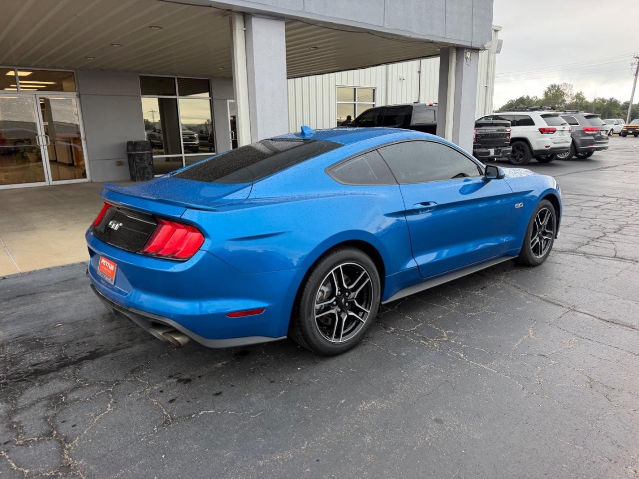 Used 2021 Ford Mustang GT RWD image 3