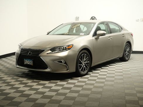 Used 2017 Lexus ES 350 w/ Premium Package FWD image 4