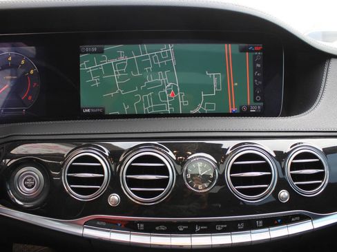 Used 2020 Mercedes-Benz S 560 4MATIC Sedan image 20