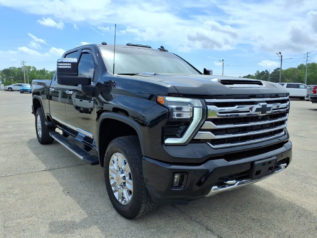 Used 2024 Chevrolet Silverado 3500 High Country w/ High Country Premium Package AWD/4WD image 1