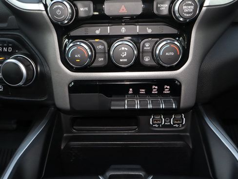 Used 2022 RAM 1500 Big Horn AWD/4WD image 11