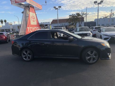 Used 2012 Toyota Camry SE image 4