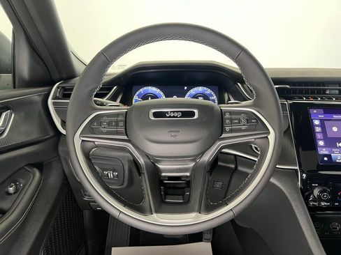 New 2025 Jeep Grand Cherokee Laredo X image 13