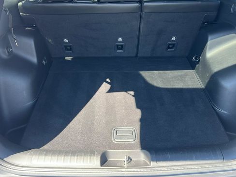 Used 2019 Jeep Cherokee Latitude Plus w/ Cold Weather Group AWD/4WD image 13