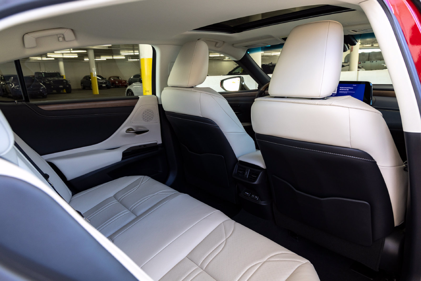 Used 2024 Lexus ES 300h w/ Technology Package FWD image 26