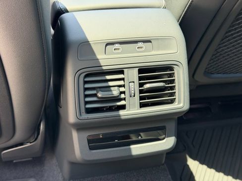 Used 2025 Audi Q5 Premium w/ Convenience Package AWD/4WD image 22