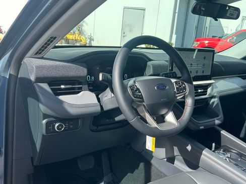 New 2026 Ford Explorer Active w/ Active Comfort Package RWD image 28