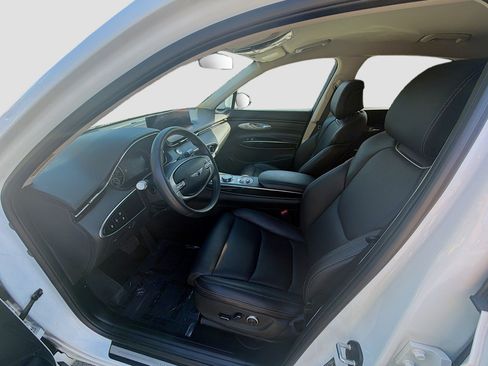 Used 2025 Genesis GV70 2.5T image 17