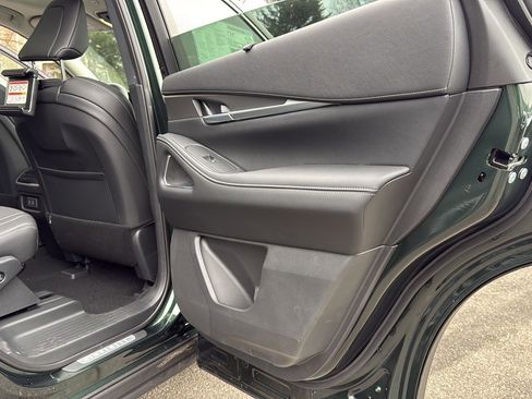 New 2026 INFINITI QX60 Luxe w/ Family Package image 23