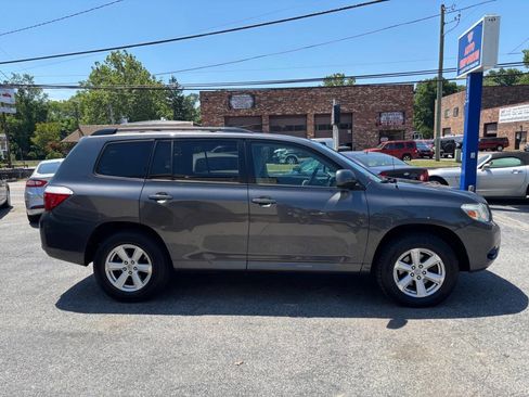 Used 2010 Toyota Highlander 2WD image 4