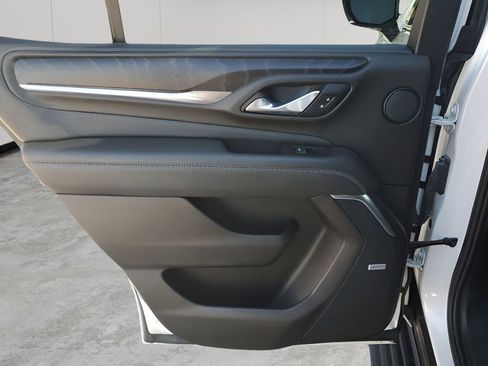 Used 2021 GMC Yukon Denali w/ Denali Premium Package image 17