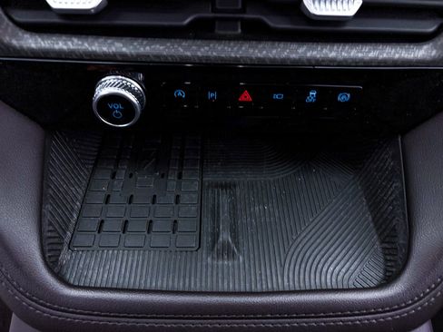 Used 2025 Ford Explorer Platinum w/ LUX Leather Package image 25