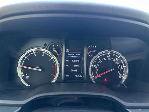 Used 2021 Toyota 4Runner TRD Off-Road image 12