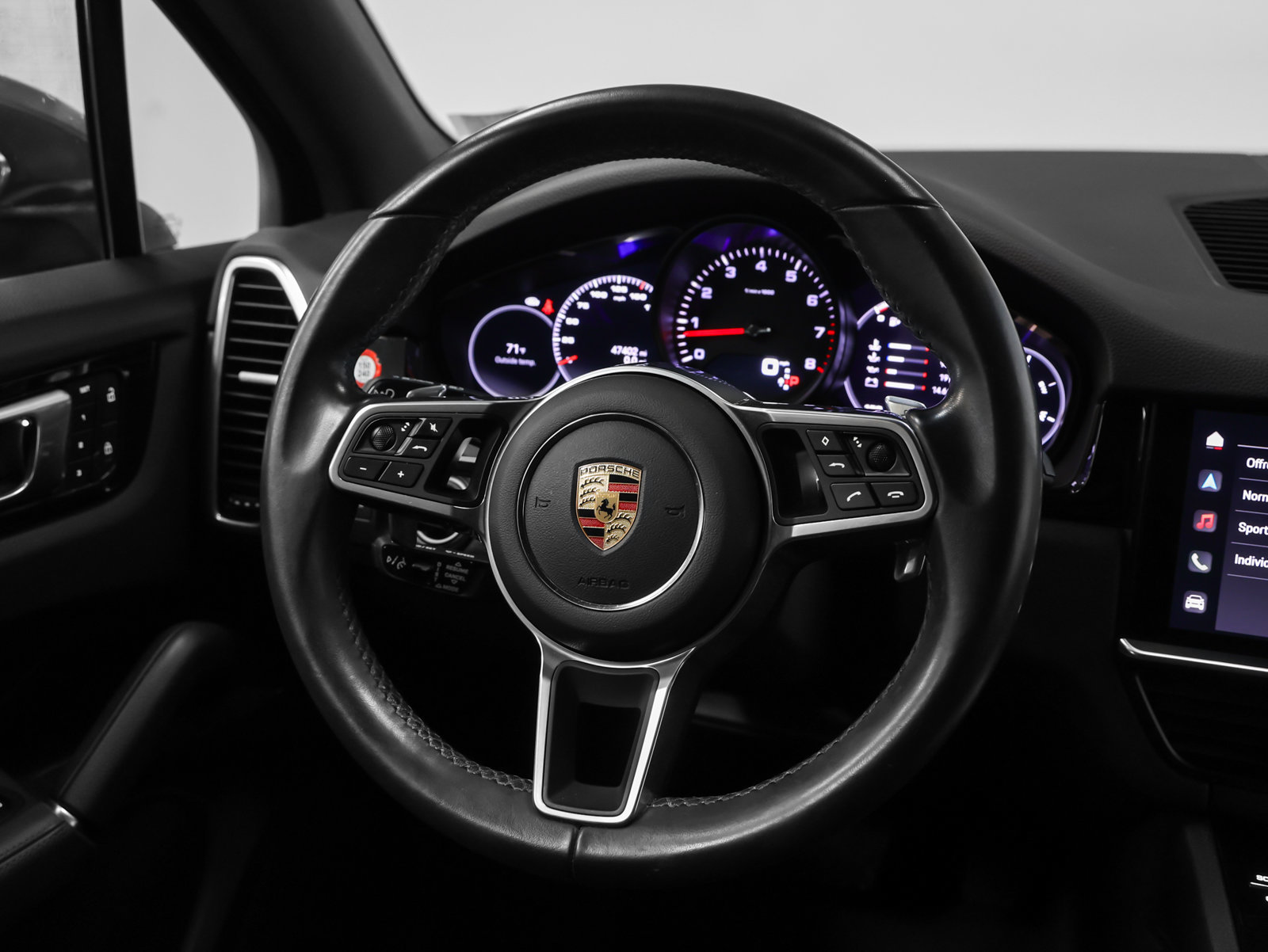 Certified 2023 Porsche Cayenne AWD/4WD image 26