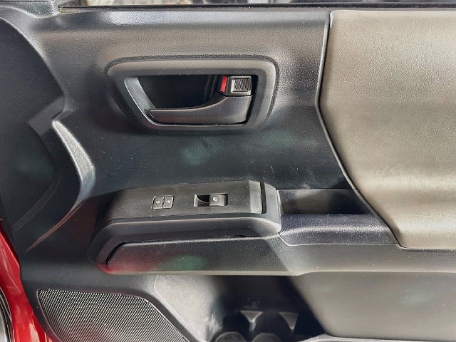 Used 2017 Toyota Tacoma SR RWD image 28