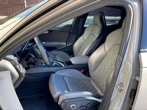 Used 2019 Audi S4 Premium Plus w/ Premium Plus Package image 24