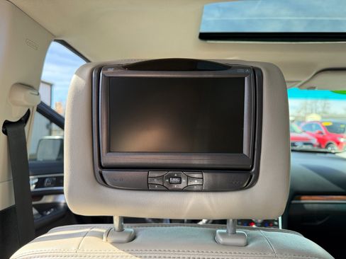 Used 2016 Ford Explorer Platinum image 16