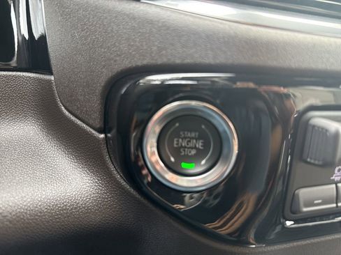 Used 2025 GMC Sierra 1500 SLT image 24