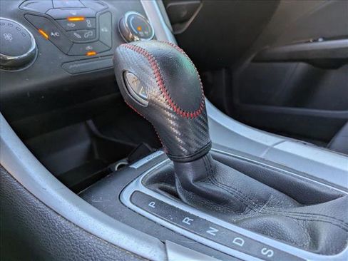 Used 2015 Ford Fusion SE image 12