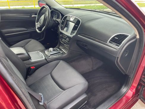 Used 2018 Chrysler 300 Touring w/ Sport Appearance Package image 9