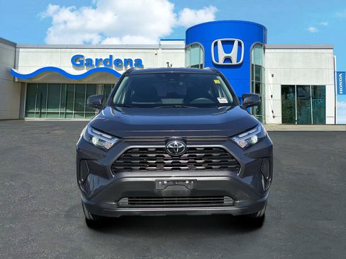Used 2024 Toyota RAV4 XLE AWD/4WD image 2