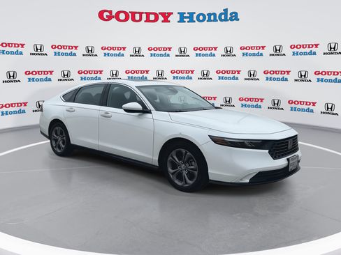 Used 2024 Honda Accord EX image 2