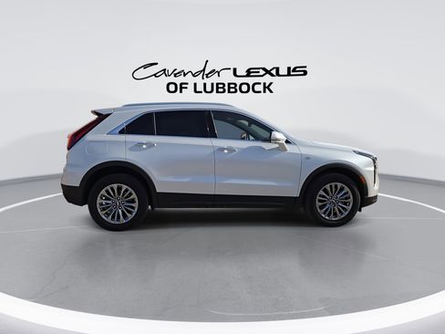 Used 2025 Cadillac XT4 Premium Luxury w/ Technology Package image 9